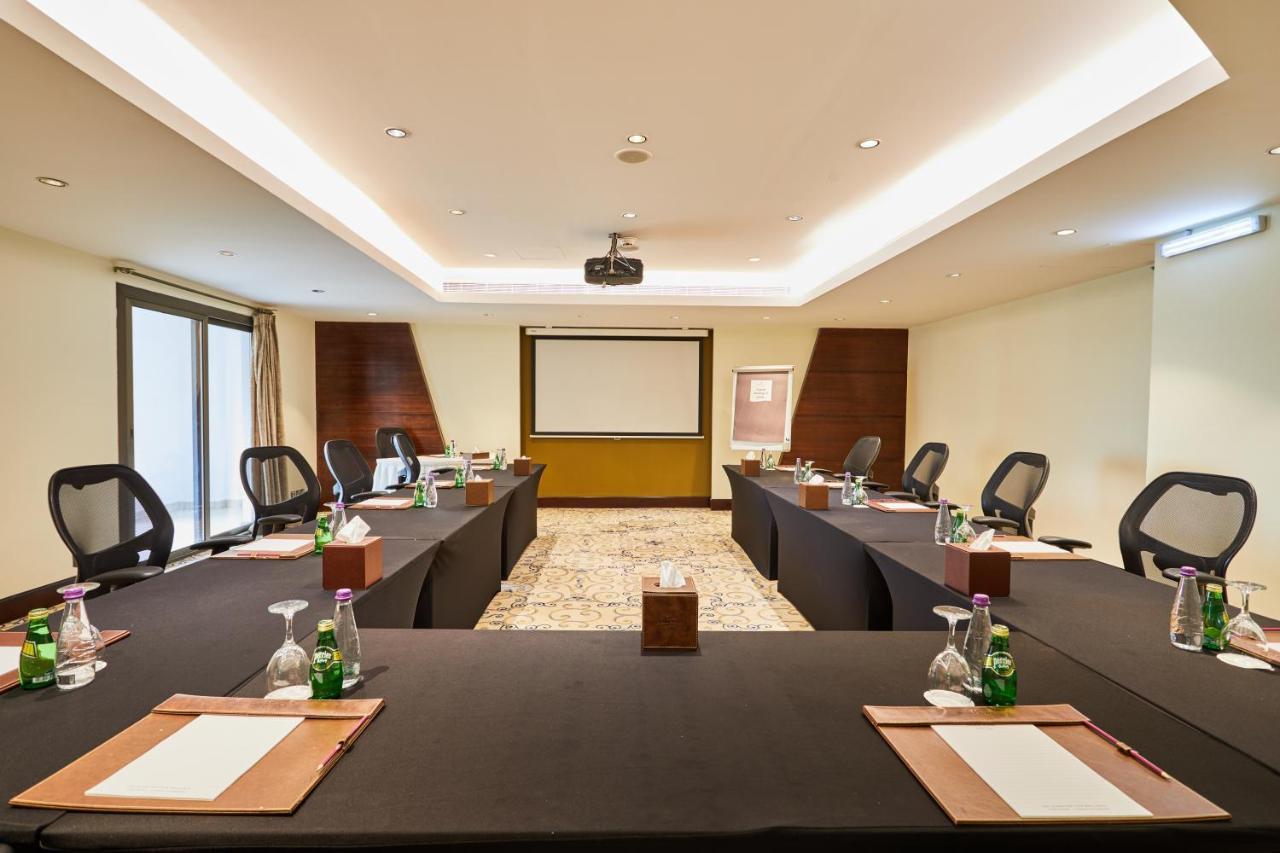 Crowne Plaza Riyadh Al Waha By Ihg Exterior photo