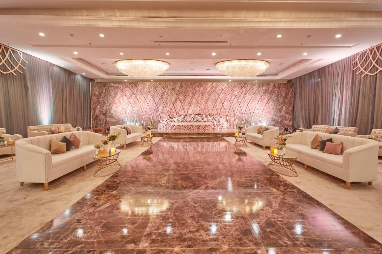 Crowne Plaza Riyadh Al Waha By Ihg Exterior photo