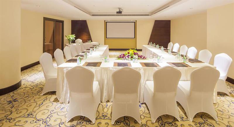 Crowne Plaza Riyadh Al Waha By Ihg Exterior photo